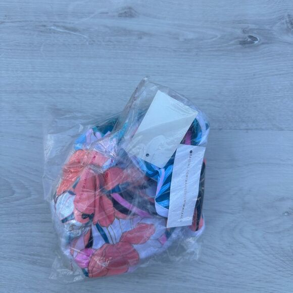 Raisins Juniors' Aloha‎ Tropical-Print Swim Shorts Floral Size M NWT in package - Picture 3 of 4